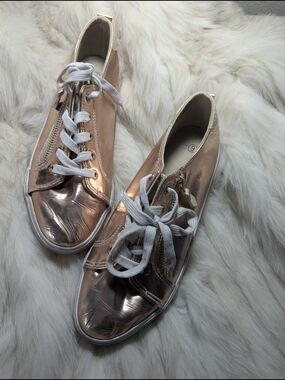 Free Choice Women’s Metallic Rose Gold Lace-Up Sneakers